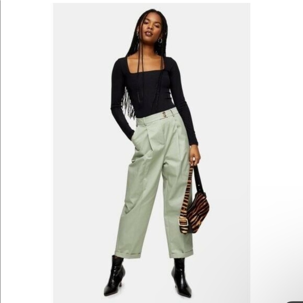 *FLASH DROP* TOPSHOP Charley Chino cuffed high rise pleated trousers— Sage green